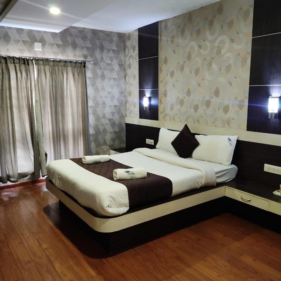 The Majestic Crown Hotel Ooty Eksteriør billede
