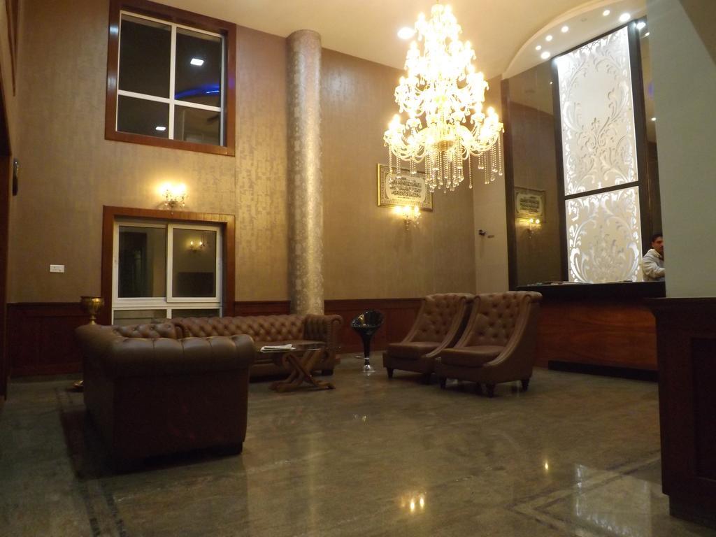 The Majestic Crown Hotel Ooty Eksteriør billede